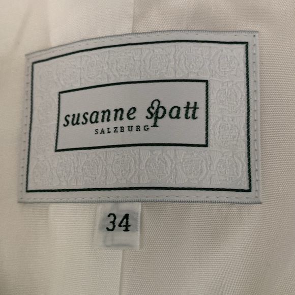 Susanne Spatt lace trimmed Blazer in white made in Salzburg. - Picture 3 of 9